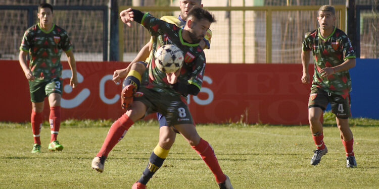Crucero y Brown se presentan en el Torneo Clausura